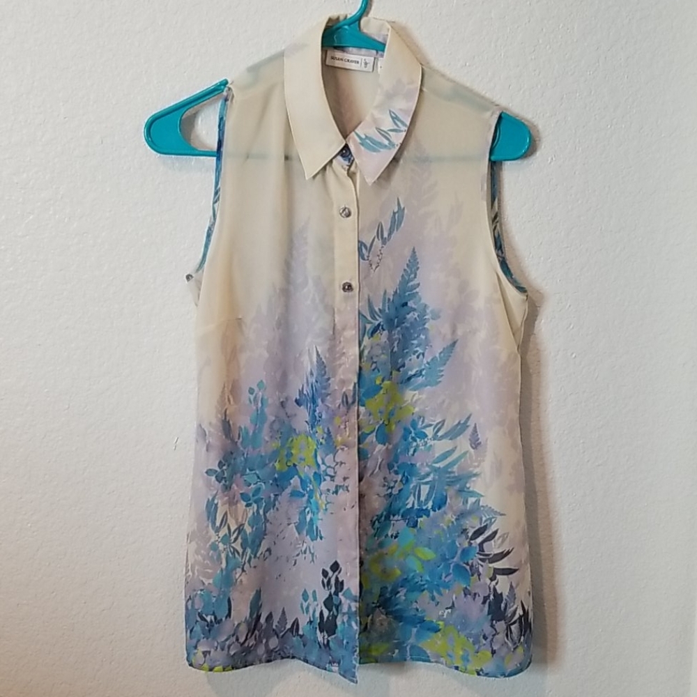 Sleeveless floral top, blues and green sz xxs